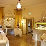 Hotel Contarini Nenzi And Dosson