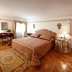 Contarini Nenzi And Hotel 4*