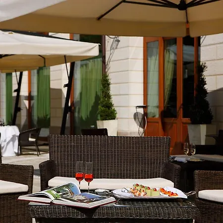 Contarini Nenzi And 4*