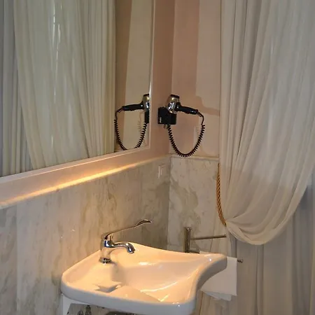 Contarini Nenzi And Dosson