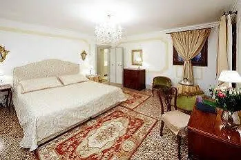 Contarini Nenzi And Hotel Dosson