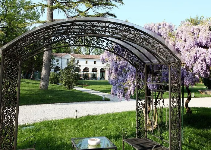 Contarini Nenzi And Hotel 4*