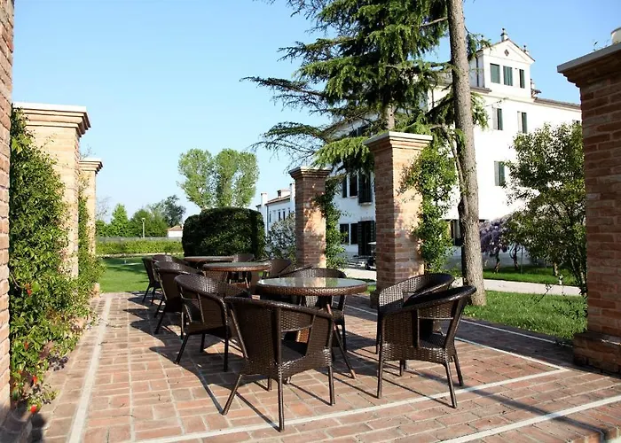 Contarini Nenzi And Hotel Dosson