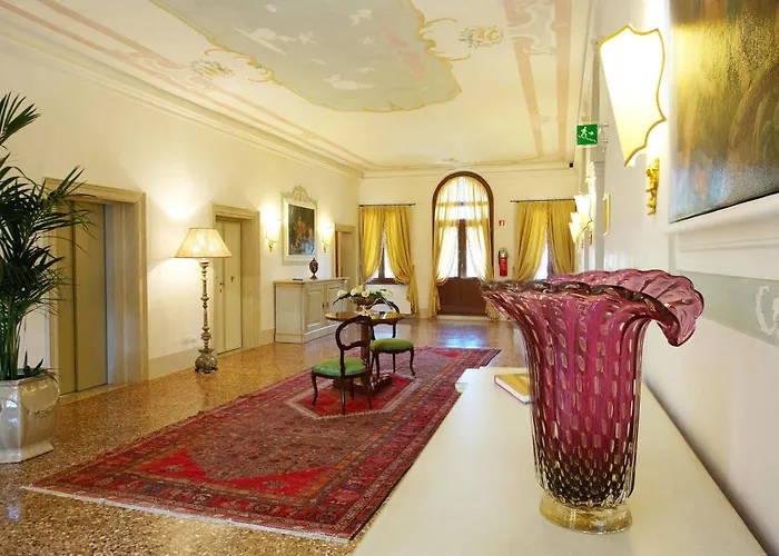 Contarini Nenzi And Отель 4*